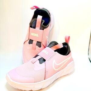 New kids Nike sneakers